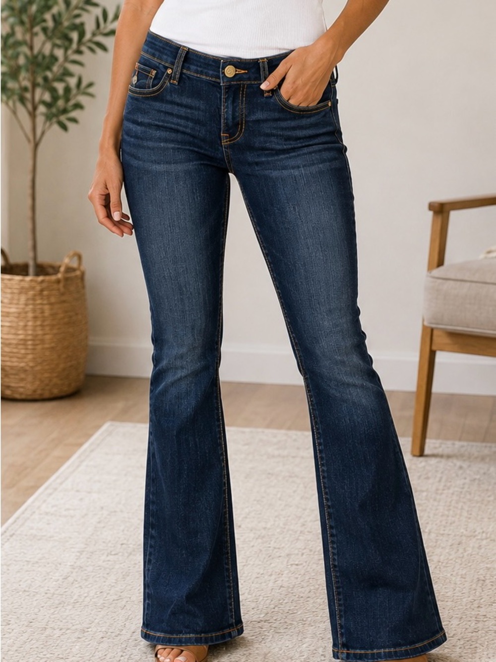 True Religion Becca Jeans Size 27 Dark Wash Mid Rise Bootcut Horseshoe Flap
